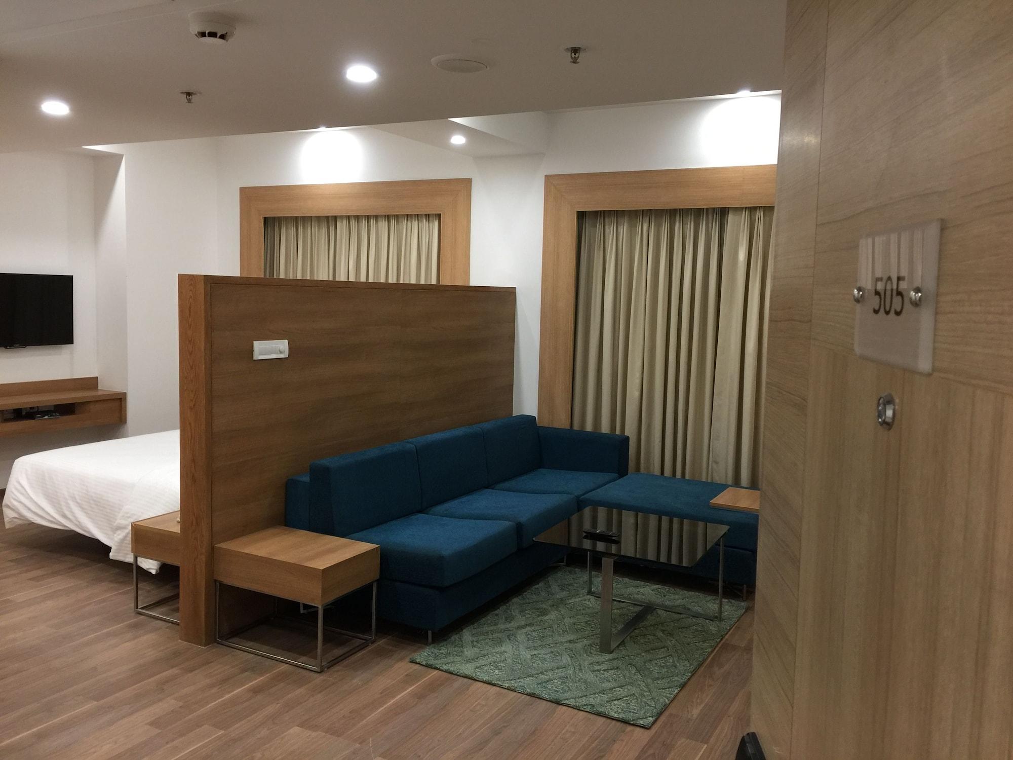 Lemon Tree Hotel, Sector 60, Gurugram Gurgaon Dış mekan fotoğraf