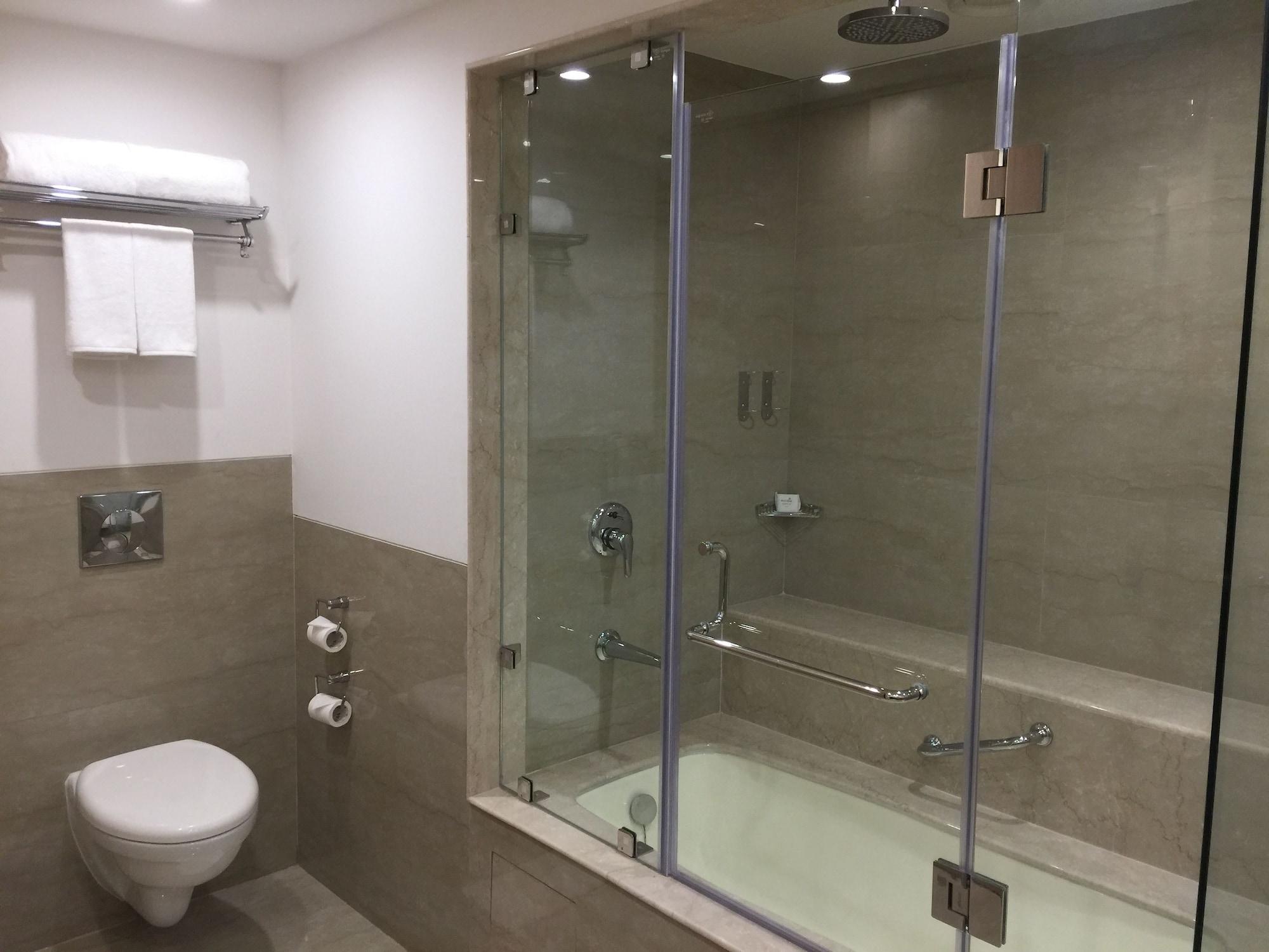 Lemon Tree Hotel, Sector 60, Gurugram Gurgaon Dış mekan fotoğraf