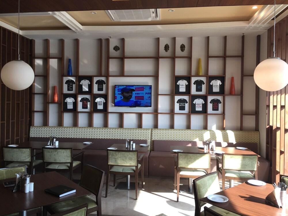 Lemon Tree Hotel, Sector 60, Gurugram Gurgaon Dış mekan fotoğraf