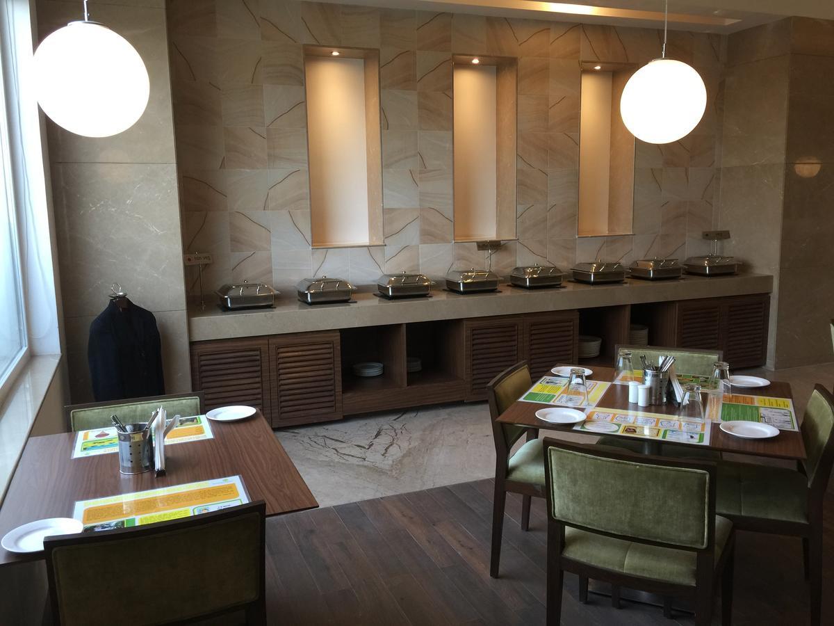 Lemon Tree Hotel, Sector 60, Gurugram Gurgaon Dış mekan fotoğraf