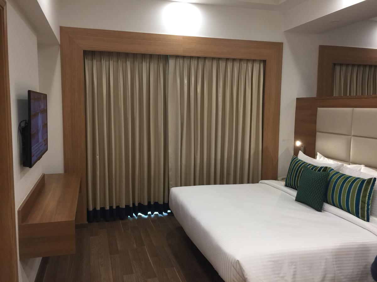 Lemon Tree Hotel, Sector 60, Gurugram Gurgaon Dış mekan fotoğraf