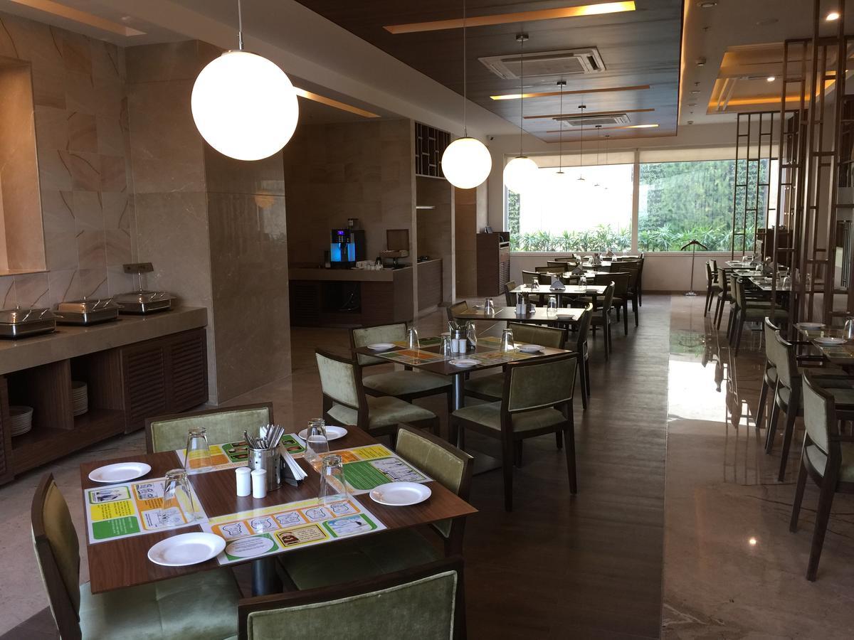 Lemon Tree Hotel, Sector 60, Gurugram Gurgaon Dış mekan fotoğraf
